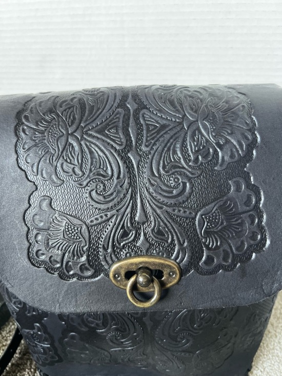 Arte Mestiza Beautiful Black Fully Adjustable Hand Tooled Leather Backpack main image 9